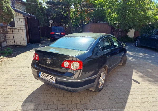 Volkswagen Passat cena 15000 przebieg: 263000, rok produkcji 2007 z Brwinów małe 56